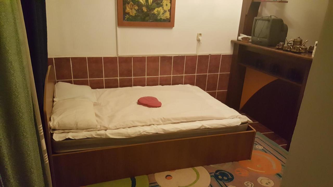 Casele Lena Bed & Breakfast Aldesti  Eksteriør bilde