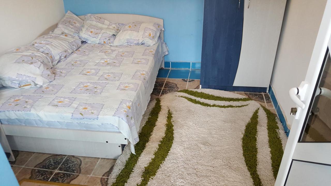 Casele Lena Bed & Breakfast Aldesti  Eksteriør bilde